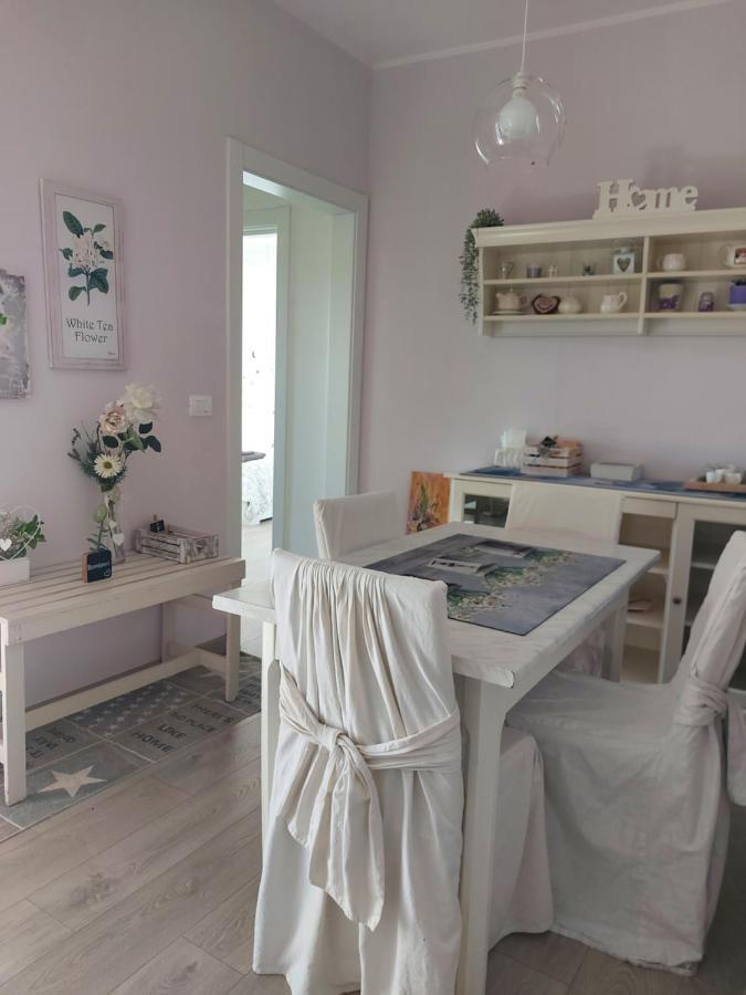 La Pineta - Delightful Small Apartment Near The City Center LʼAquila Exteriér fotografie